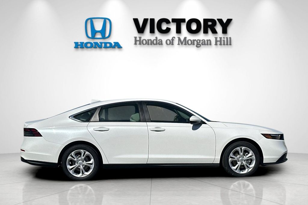 New 2026 Platinum White Pearl Honda LX image 3
