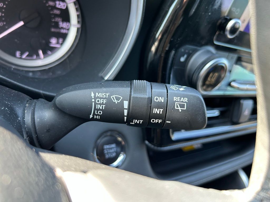 Thumbnail: 2023 Toyota Highlander - 20