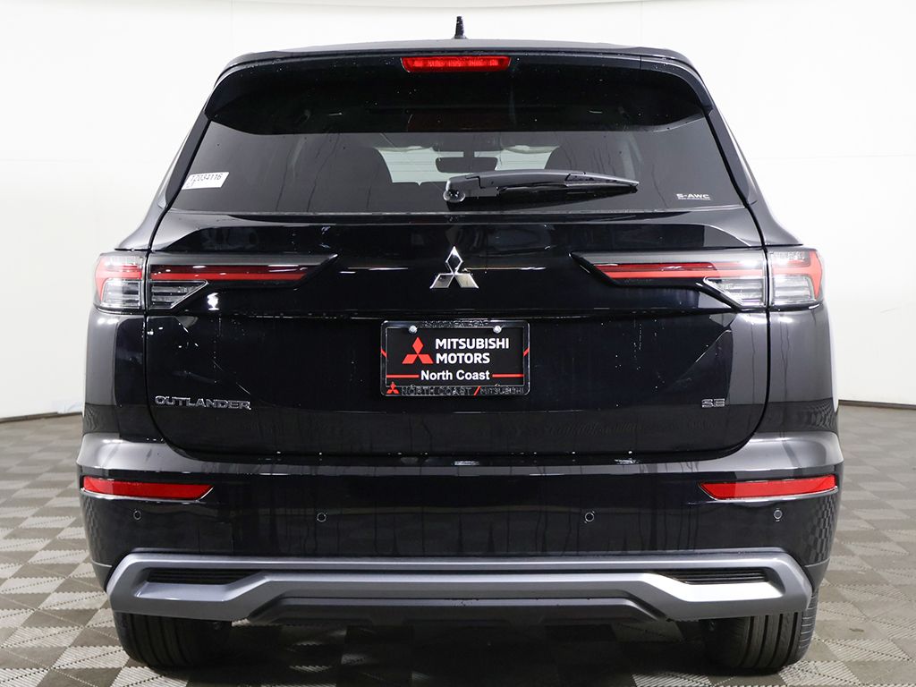 New 2026 Black Mitsubishi SE image 14
