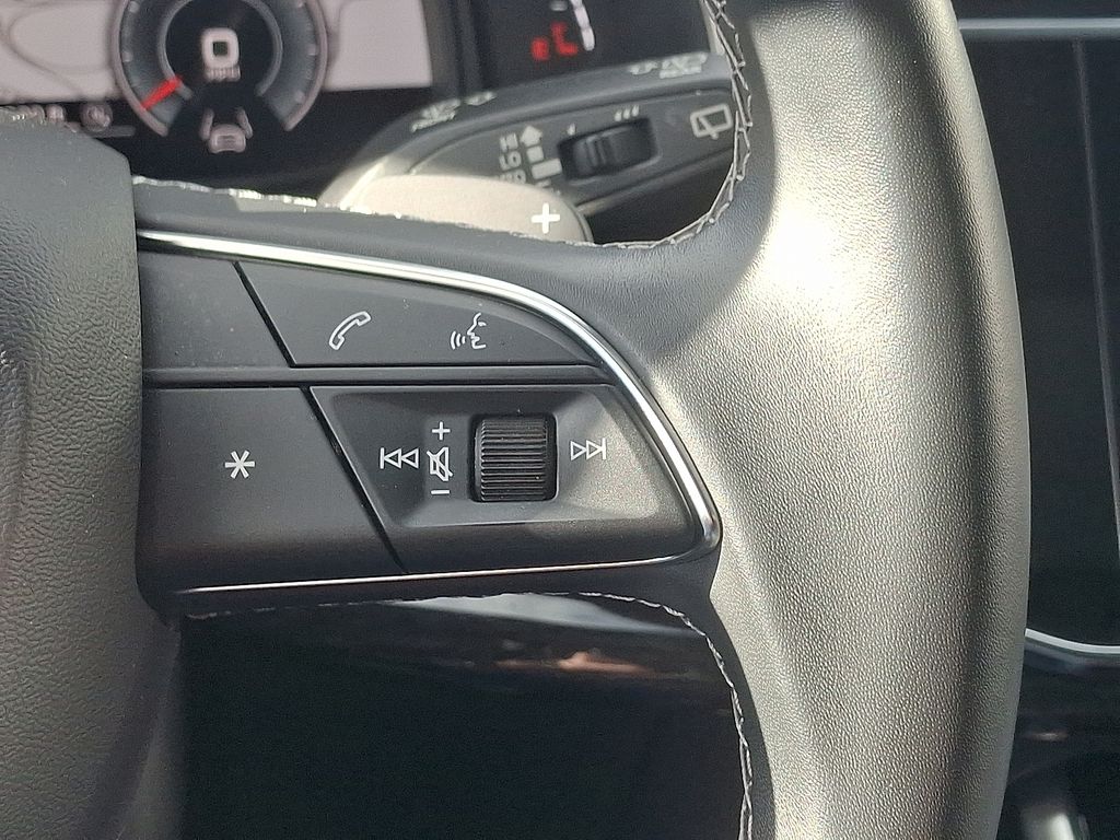 Thumbnail: 2024 Audi Q8 - 23