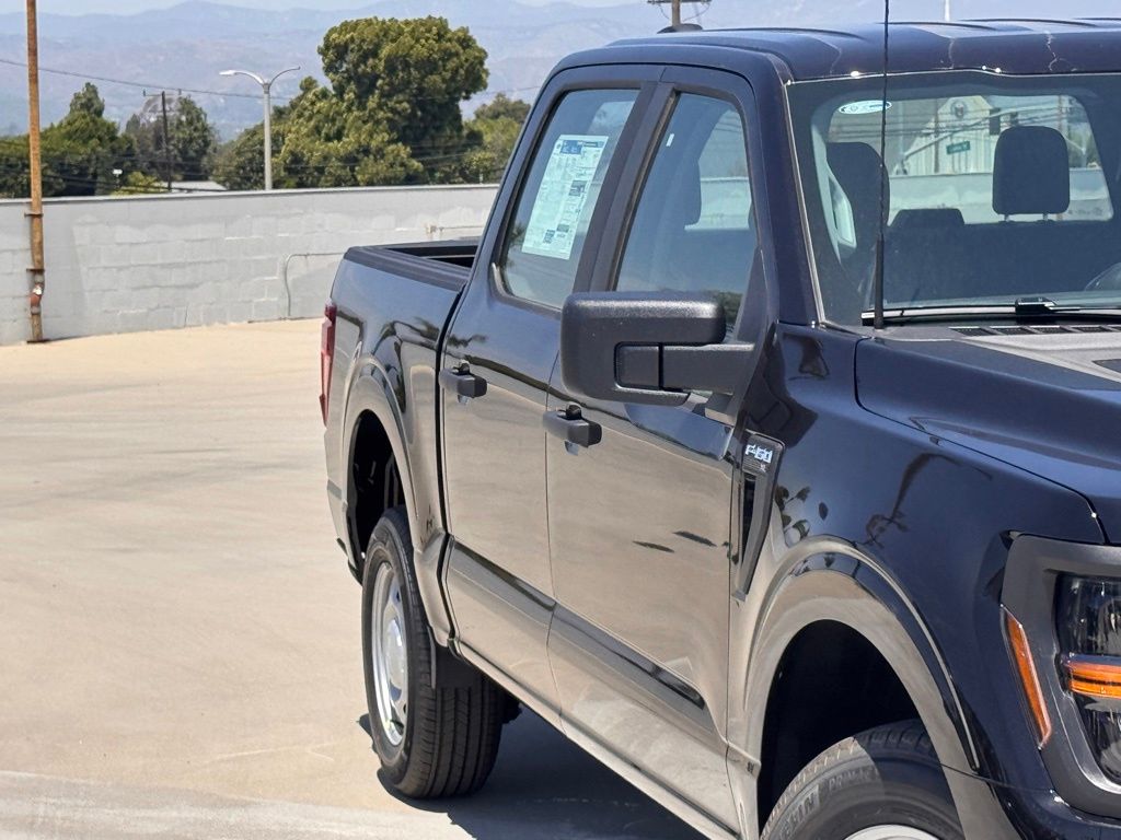 View vehicle photo 5