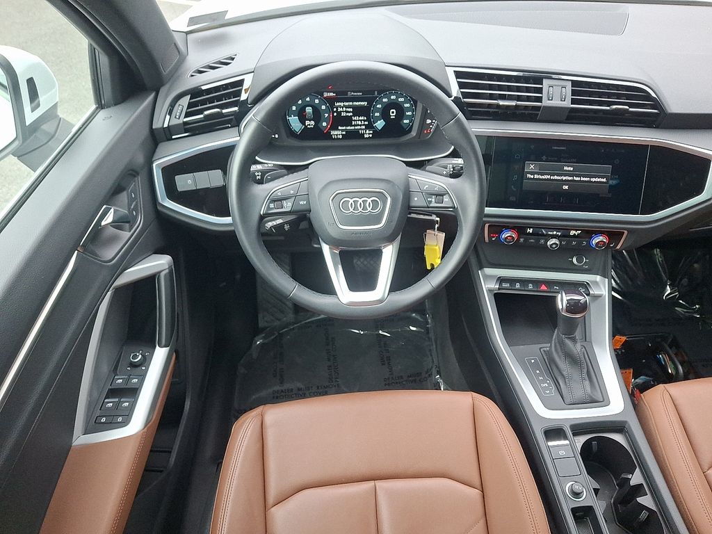 Thumbnail: 2022 Audi Q3 - 11