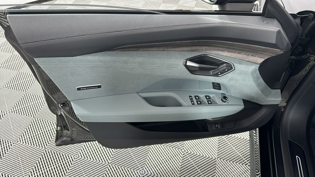 2025 Audi e-tron GT Premium Plus 28