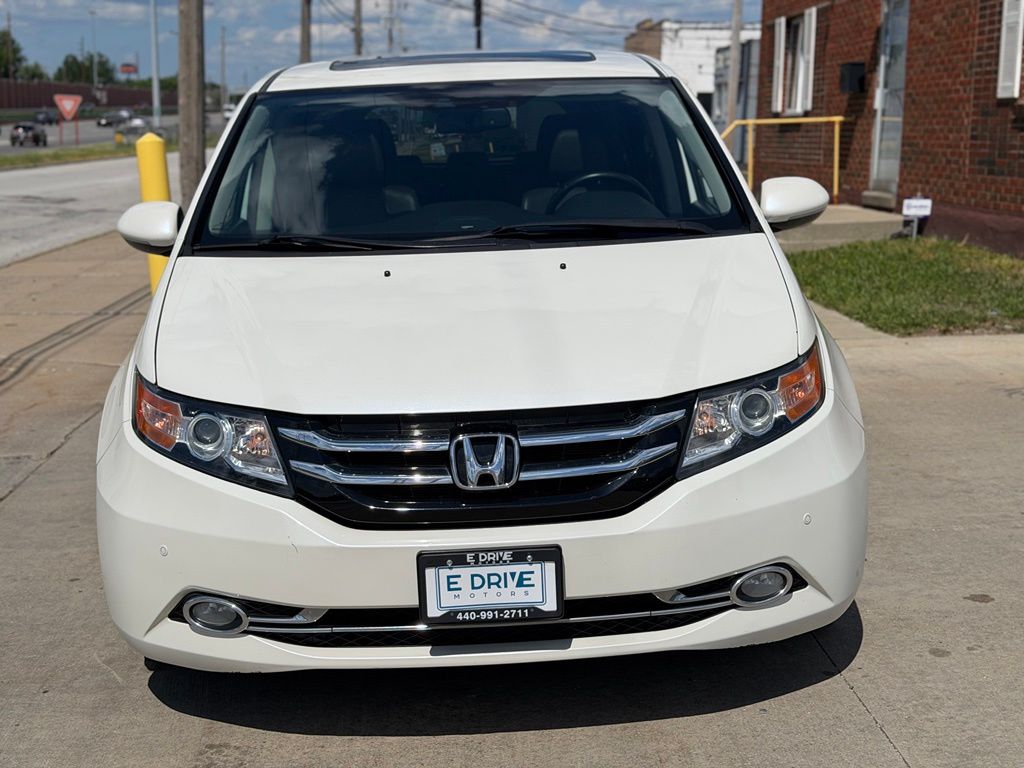 2017 Honda Odyssey Touring - Image 2