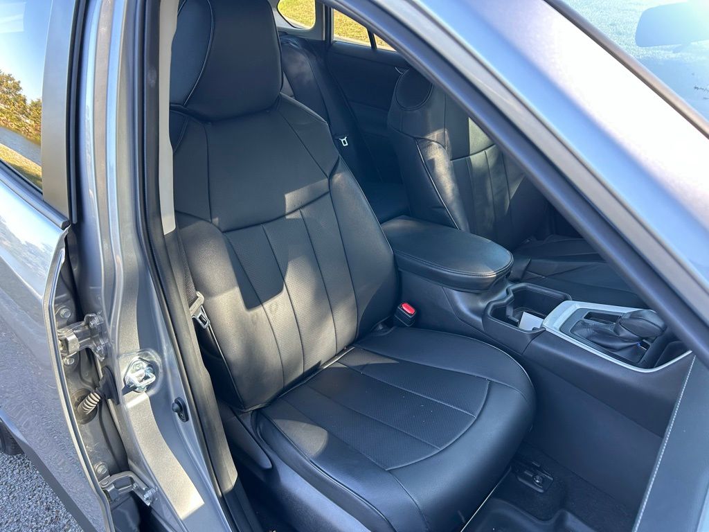 Thumbnail: 2025 Toyota RAV4 - 15