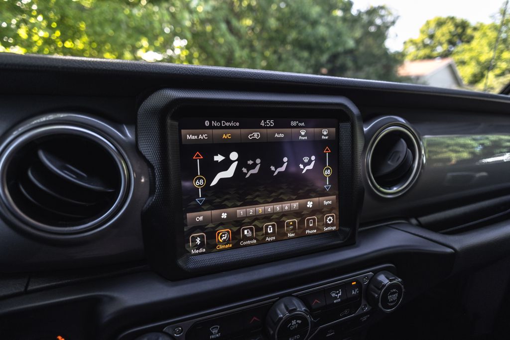2021 Jeep Wrangler Unlimited Unlimited Sahara thumbnail 13
