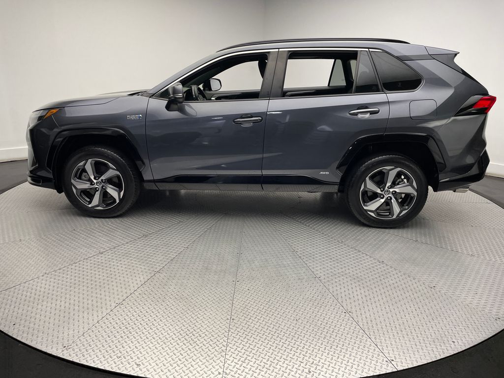 Thumbnail: 2022 Toyota RAV4 - 8