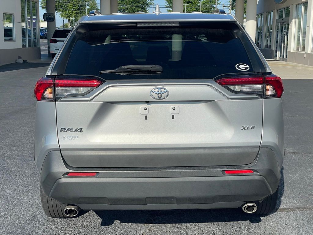 Thumbnail: 2019 Toyota RAV4 - 4