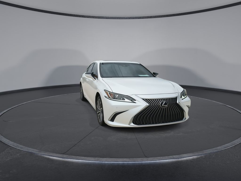 Thumbnail: 2020 Lexus ES - 3