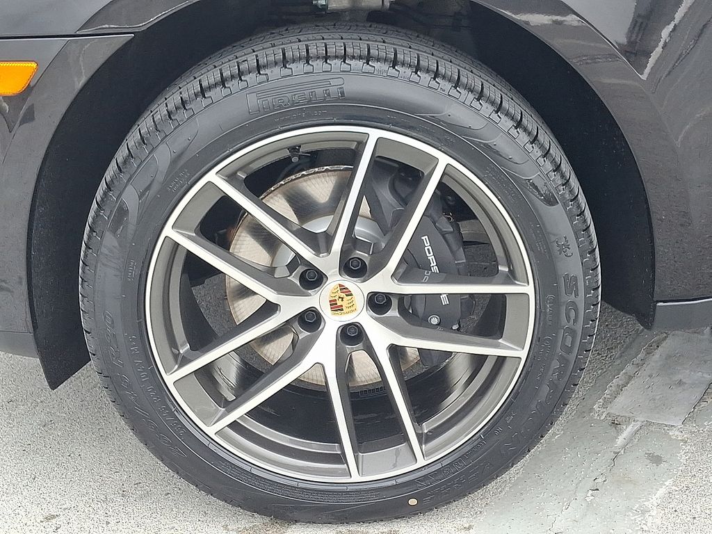 Thumbnail: 2026 Porsche Macan - 12