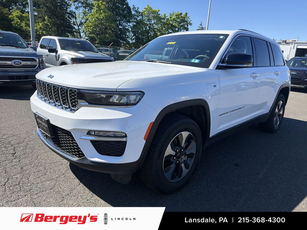 Bright White Clearcoat 2023 Jeep Grand Cherokee 4xe SUV / Crossover Four-Wheel Drive 8-Speed Automatic