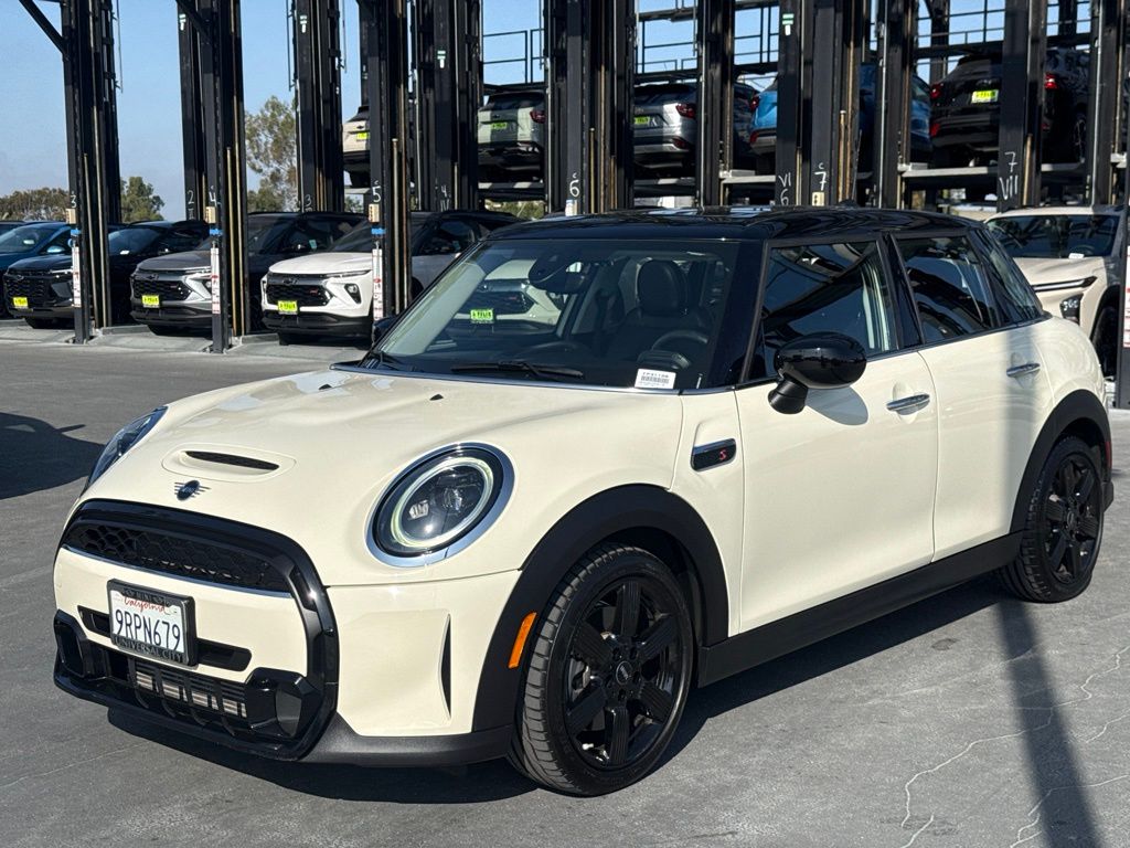 Pepper White 2022 MINI Cooper Hatchback  7-Speed Automatic