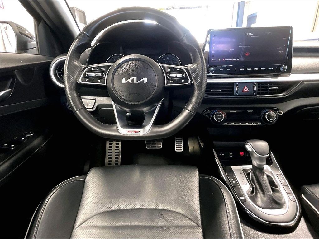 2024 Kia Forte — photo 17
