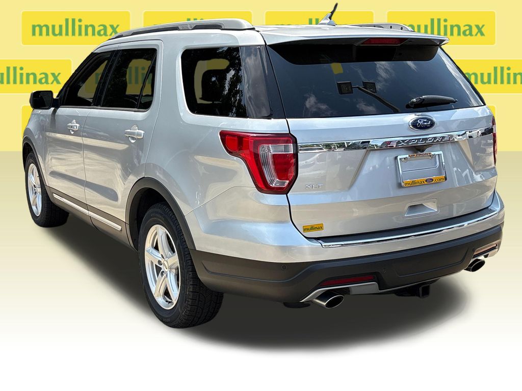 Used 2018 Silver Ford XLT image 9