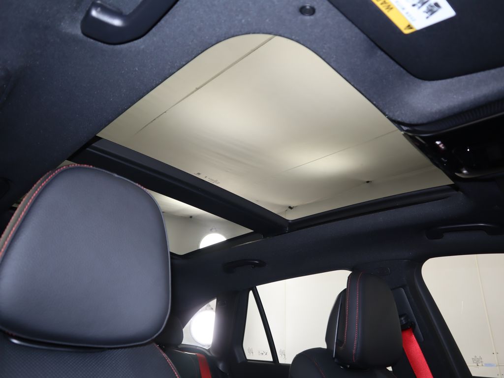 Thumbnail: 2025 Mercedes-Benz GLC - 20