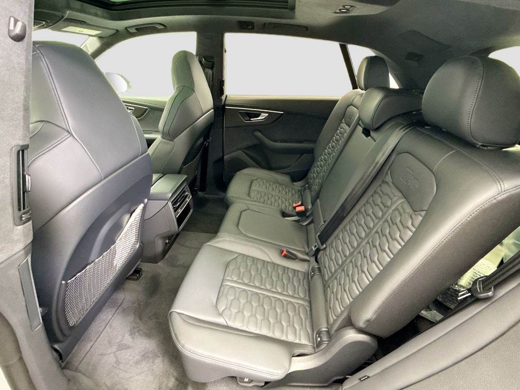 Thumbnail: 2026 Audi RS Q8 - 20