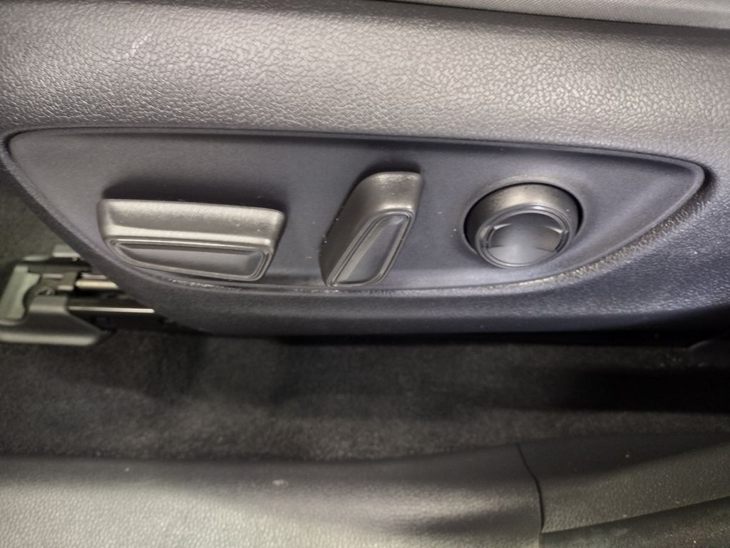 2019 Toyota RAV4 Hybrid XLE