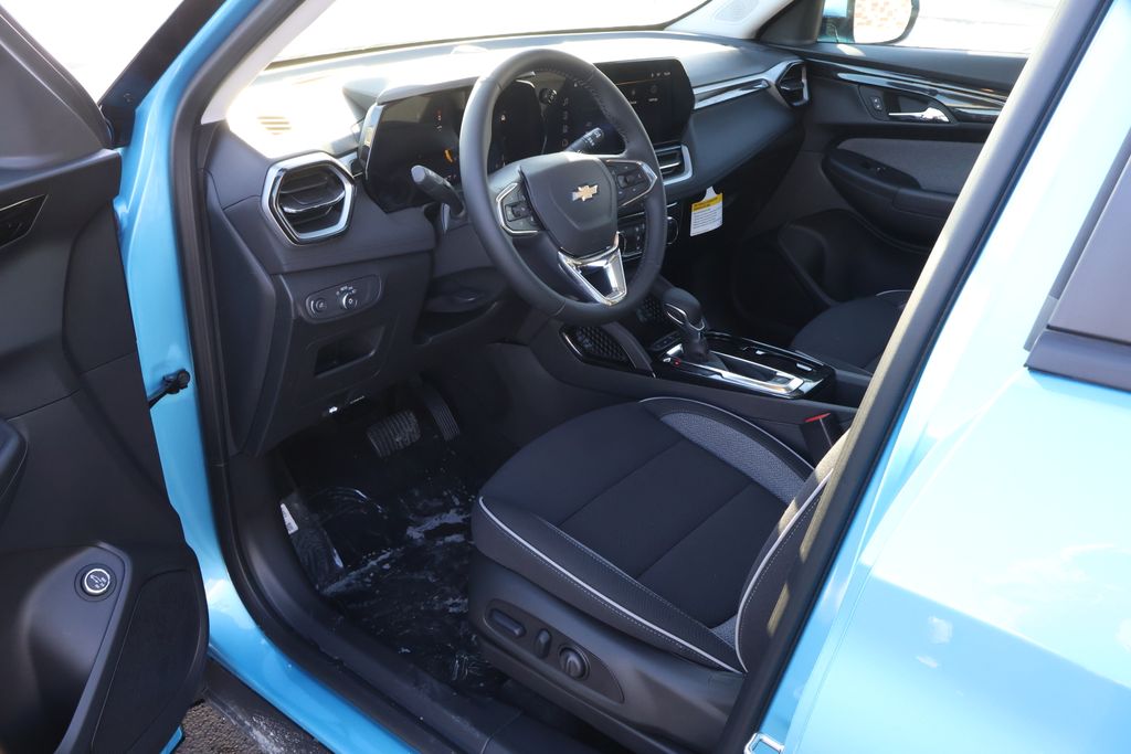 Thumbnail: 2026 Chevrolet TrailBlazer - 13