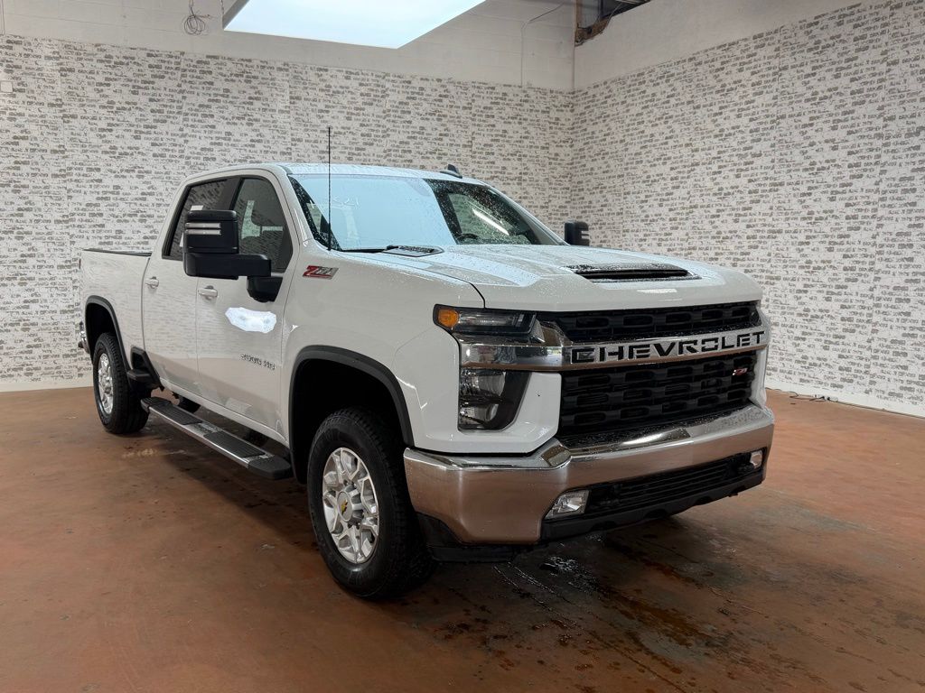Summit White 2022 Chevrolet Silverado 2500HD LT Crew Cab 4WD Pickup Truck Four-Wheel Drive Automatic