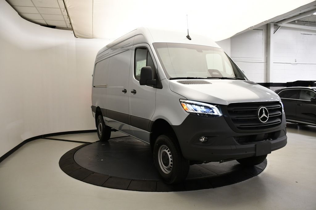 Thumbnail: 2025 Mercedes-Benz Sprinter - 4
