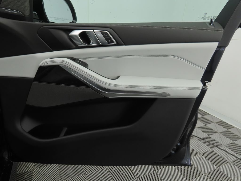 Thumbnail: 2026 BMW X5 - 25