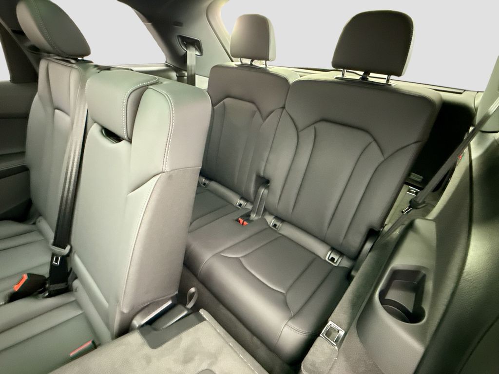 Thumbnail: 2026 Audi Q7 - 22