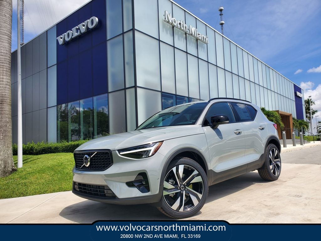 2026 Volvo XC40 Plus