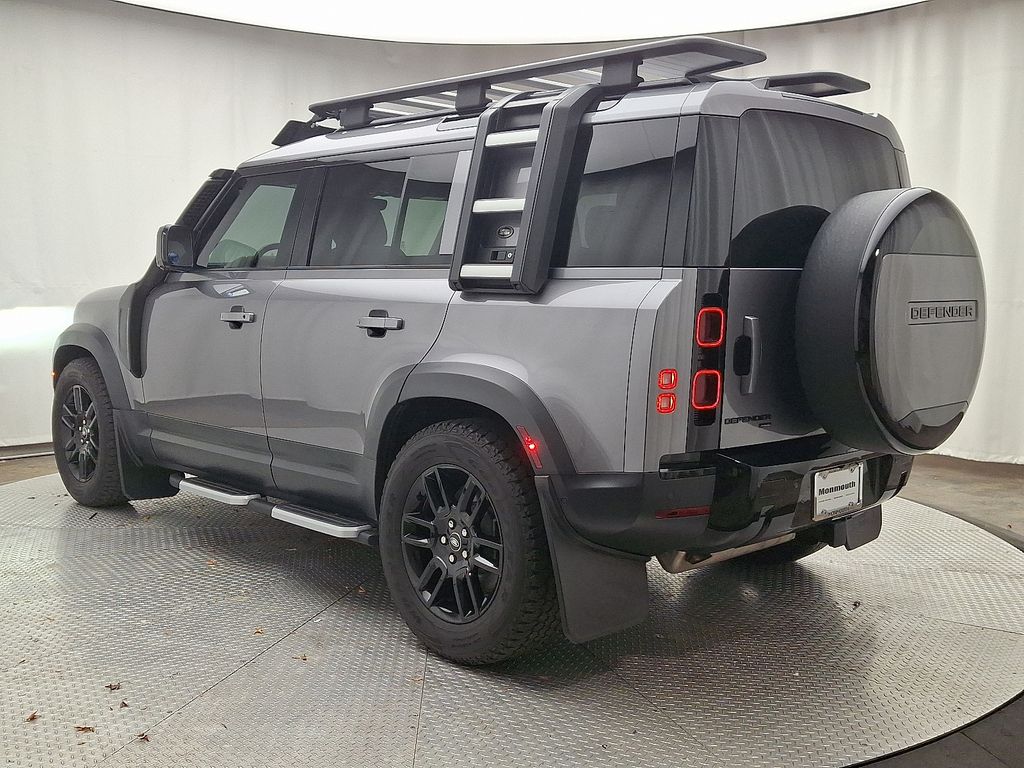 Thumbnail: 2023 Land Rover Defender - 6