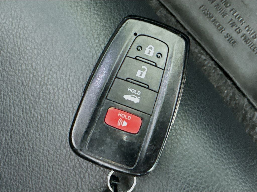 Used Car 2019 Toyota Camry Hybrid  Se For Sale Under $20,000 In Austin, Texas