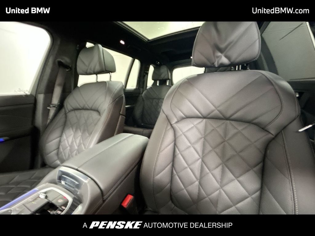 2025 BMW X7 xDrive40i 13
