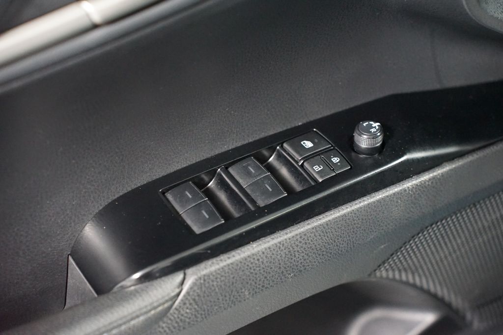 Thumbnail: 2025 Toyota Camry - 32