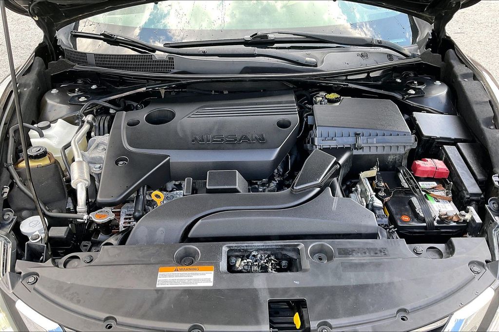 Used 2016 Nissan Altima Sedan