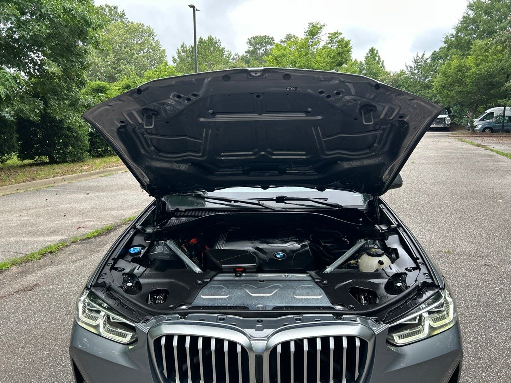 Used 2023 Gray BMW xDrive30i image 14
