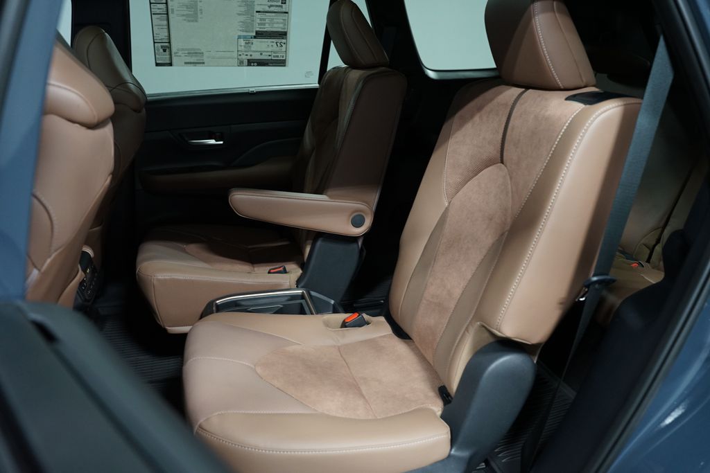 Thumbnail: 2026 Toyota Grand Highlander - 32