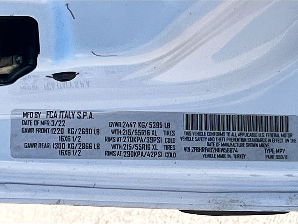 Used 2022 White Ram Base image 28