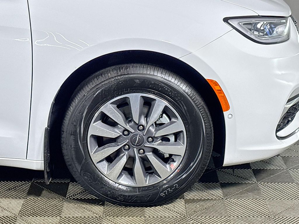 2025 Chrysler Pacifica Hybrid Select