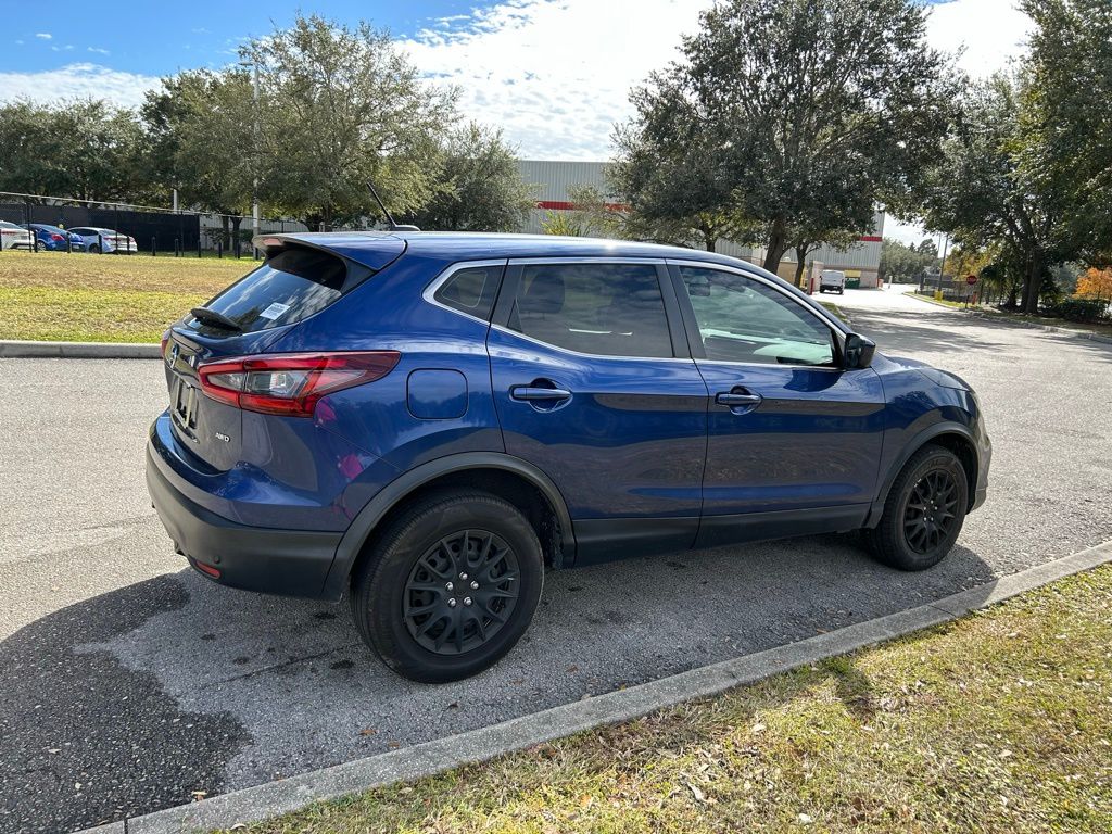 Thumbnail: 2020 Nissan Rogue Sport - 5