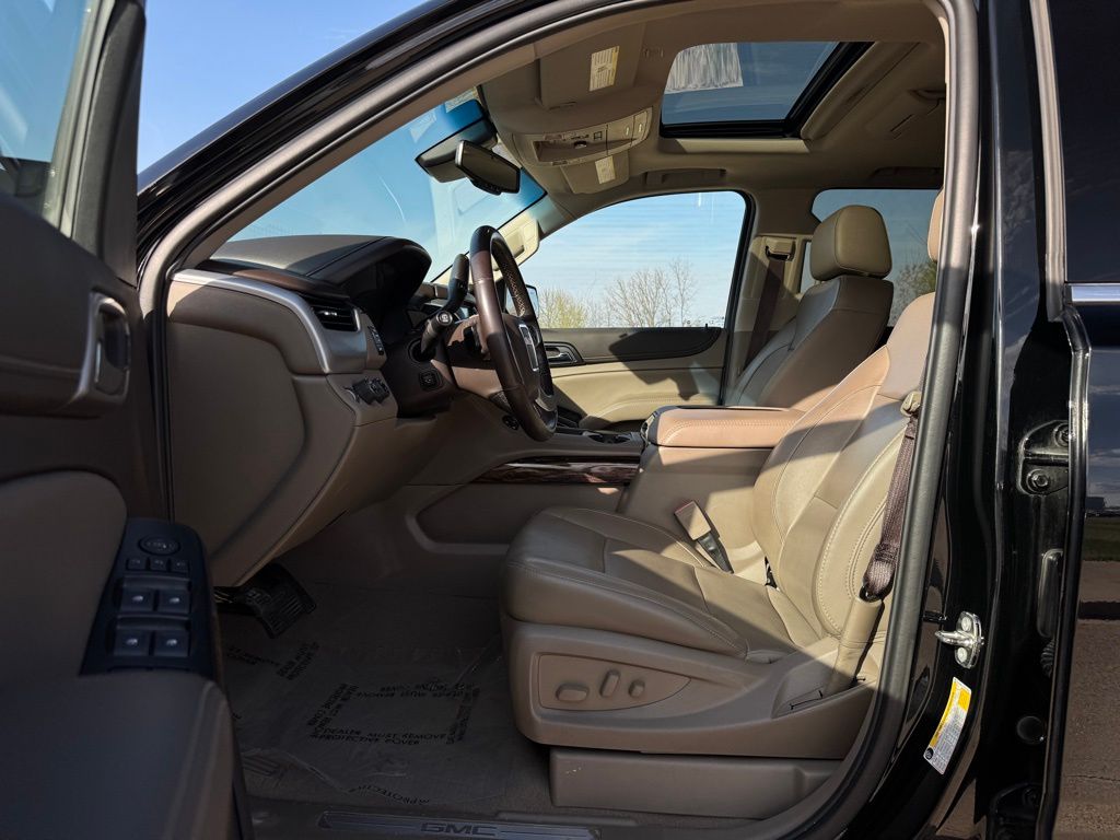 2019 GMC Yukon SLT photo