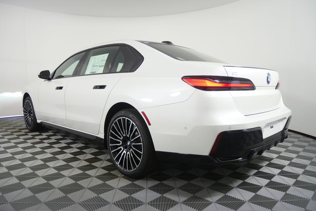 Thumbnail: 2026 BMW i7 - 5