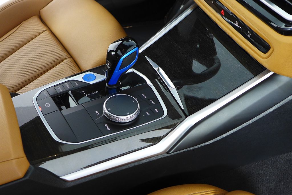 Thumbnail: 2023 BMW i4 - 15