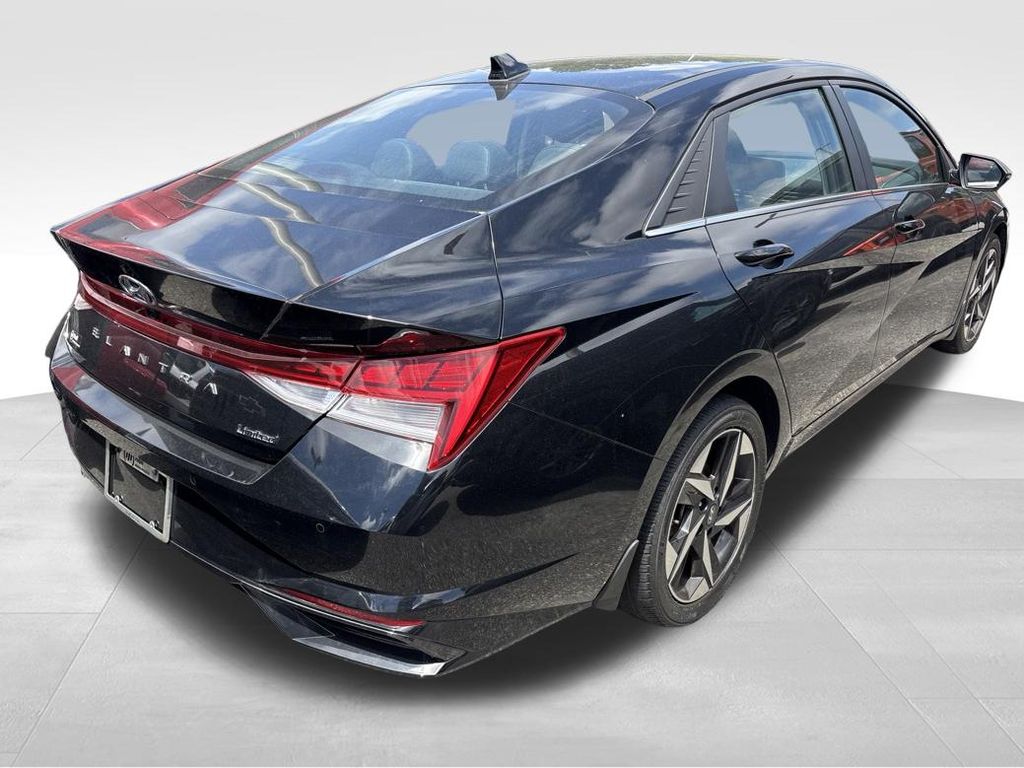 Used 2023 Black Hyundai Limited image 7