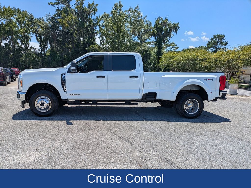 2025 Ford F-350 Super Duty XL