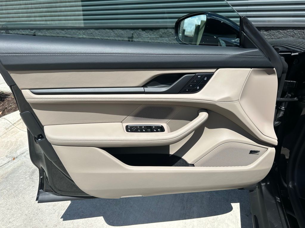 Thumbnail: 2026 Porsche Taycan - 19