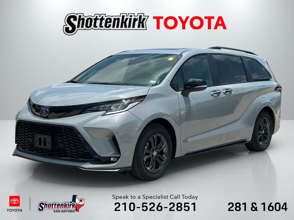 2025 Toyota Sienna XSE 7-Passenger Hybrid AWD's photo