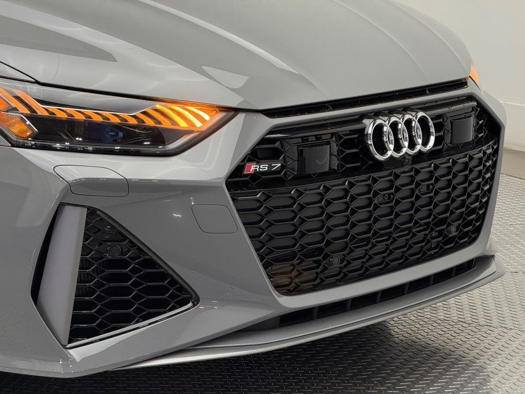 Thumbnail: 2026 Audi RS 7 - 5