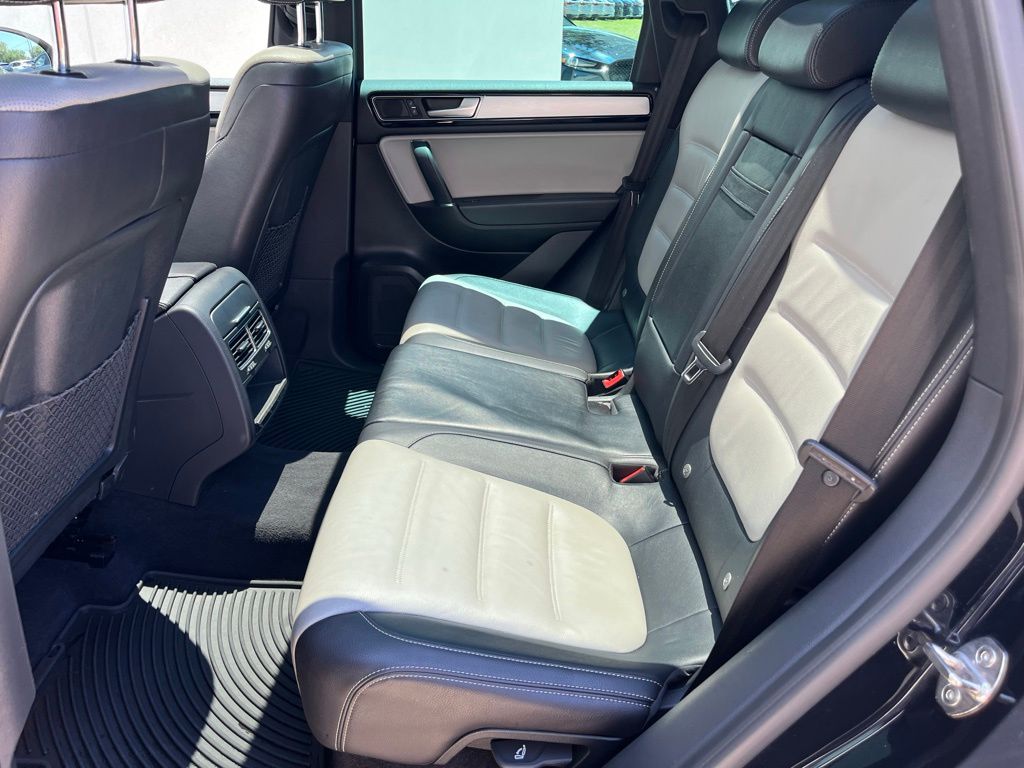 Used Car 2017 Volkswagen Touareg  V6 For Sale Under $20,000 In Georgetown, Texas