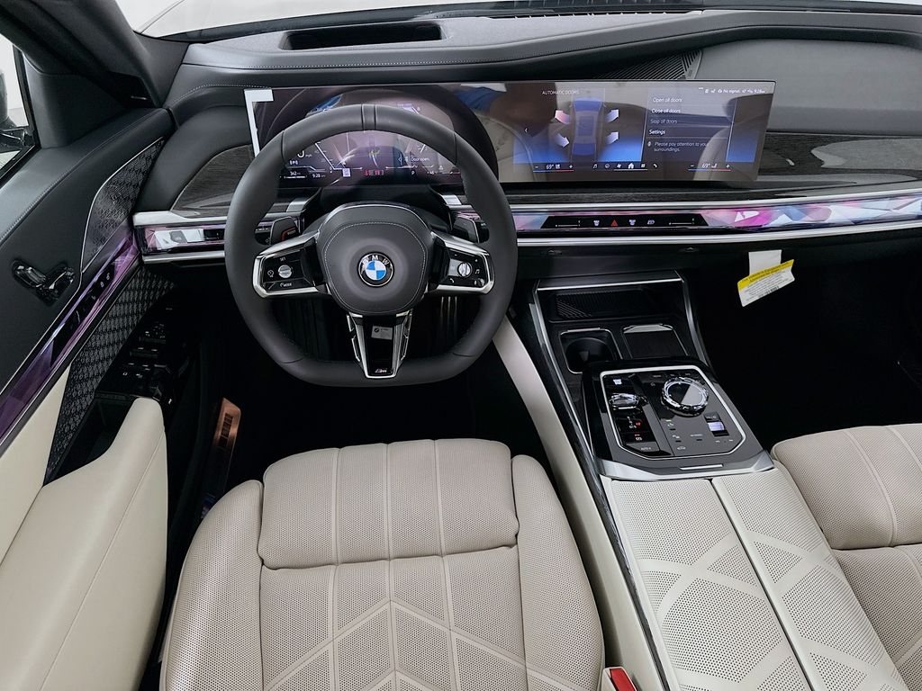 Thumbnail: 2026 BMW 7 Series - 19