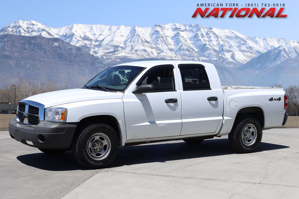 Bright White 2006 Dodge Dakota ST Quad Cab 4WD Pickup Truck Four-Wheel Drive 4-Speed Automatic