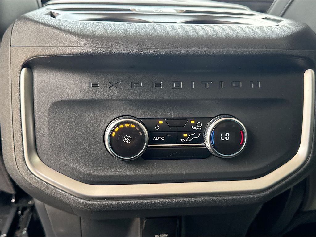 Used 2025 Black Ford Active image 26