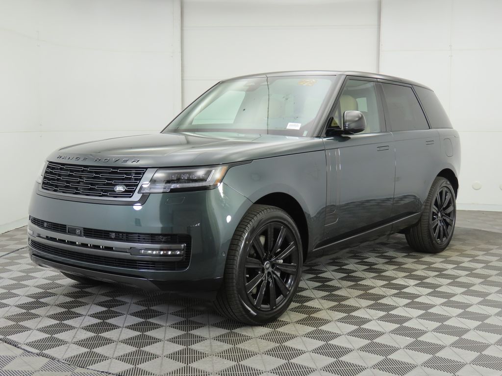 2025 Land Rover Range Rover SE Hero Image